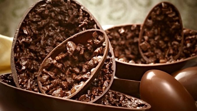 Maiores fabricantes de chocolate do país oferecem até frete grátis e descontos. Confira.