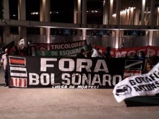 Torcedores de Flamengo, Vasco, Fluminense e Botafogo foram ao Maracanã protestar contra o retorno do Campeonato Carioca em meio à pandemia de covid-19.