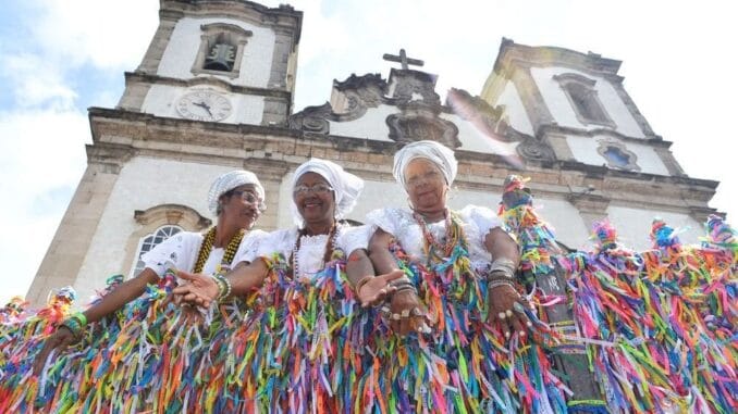 baianas Lavagem do Senhor do Bonfim acontece após dois anos