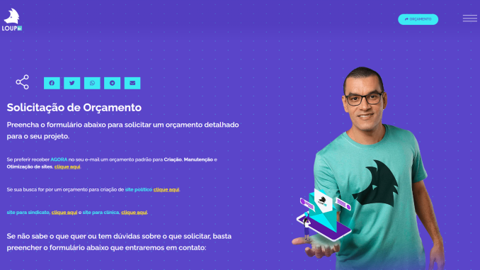 Saint Clair, CEO da Loup Brasil, apresenta opções de orçamento para serviços web personalizados.