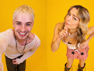Foto de Samira e Juliano Floss em um estúdio de televisão após o BBB 26.
